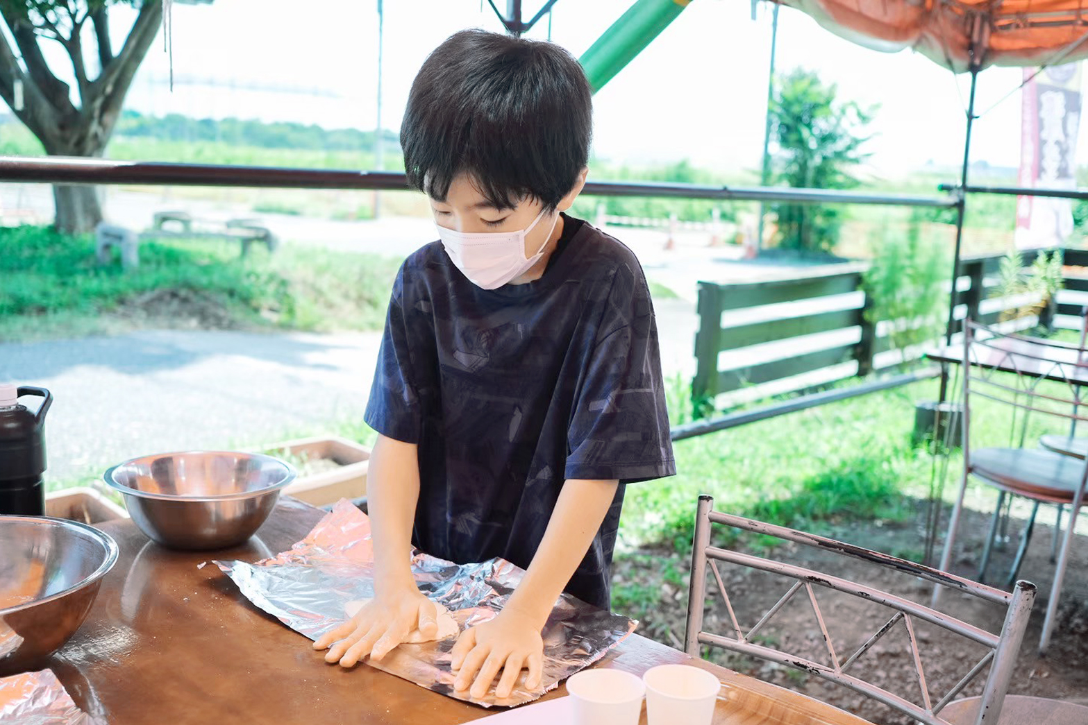 ピザづくり体験作業風景